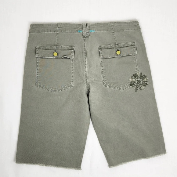 American Eagle Cropped Style Olive Shorts - Picture 3 of 11